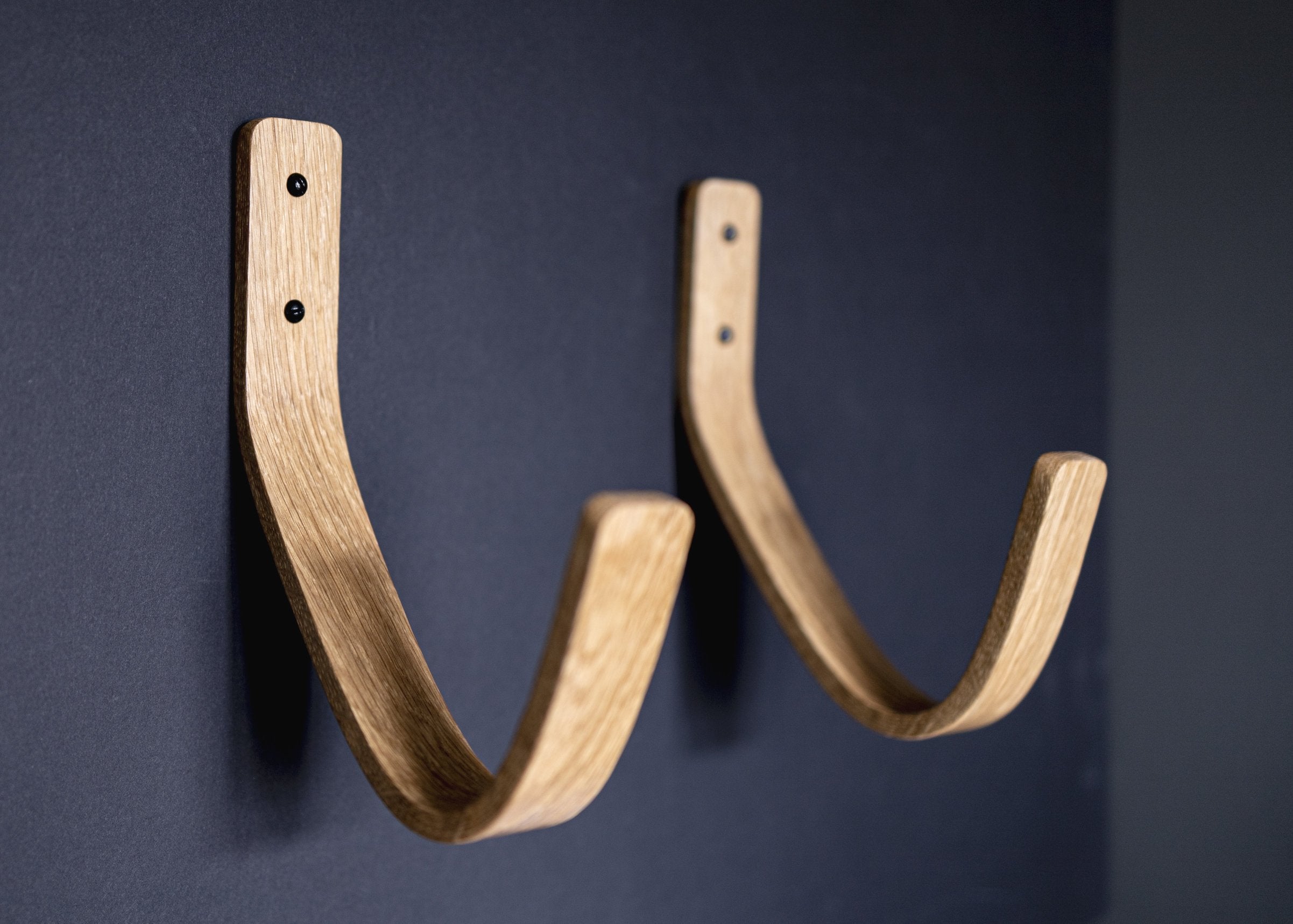 Hooks to hang surfboard deals on wall